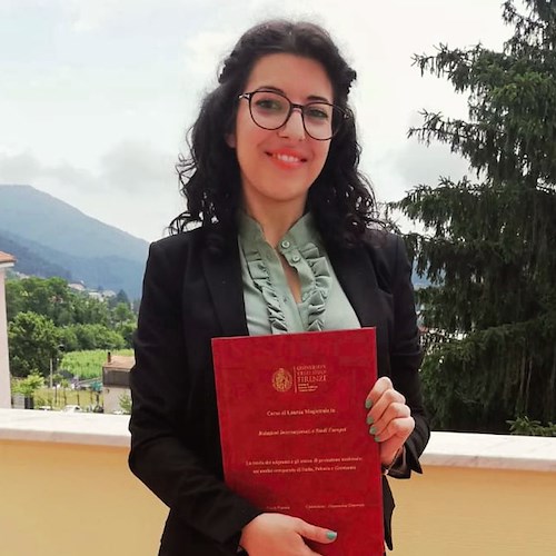Laurea magistrale in Scienze Politiche a Firenze per Alessandra Generale di Tramonti con una tesi sulla tutela dei migranti 