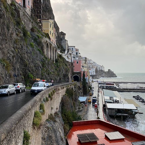 Lavori costone roccioso, ad Amalfi vietato transito su SS163 in orario notturno / GIORNI-ORARI