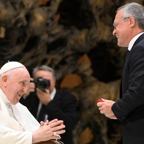 Lavoro, Papa Francesco a Confindustria: «Basta donne incinte mandate via, pagare le tasse è forma di condivisione»