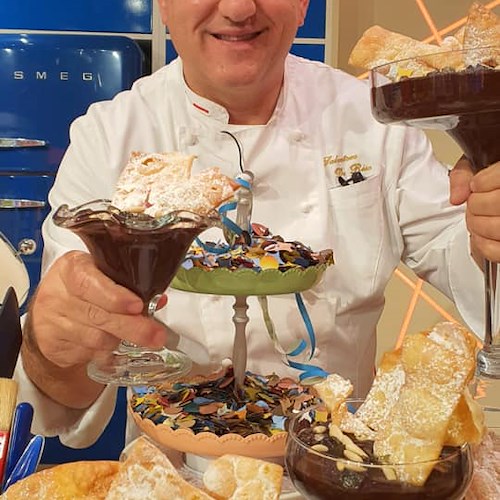 Le chiacchiere di Carnevale di Sal De Riso sono col "cioccolaccio" /RICETTA
