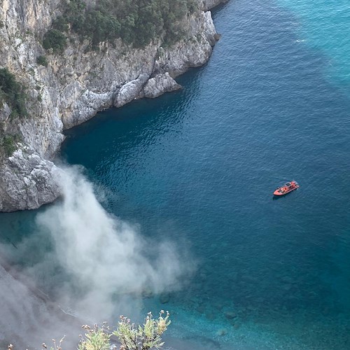 Le riprese di Tenet in Costiera Amalfitana, per le scene a Maiori il presidio dei rocciatori di "Cardine srl" 
