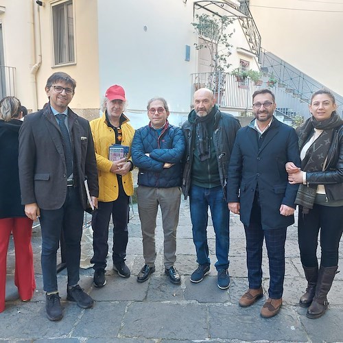 Libri in cambio di rifiuti, a Minori l'iniziativa per insegnare a riciclare e promuovere la lettura 
