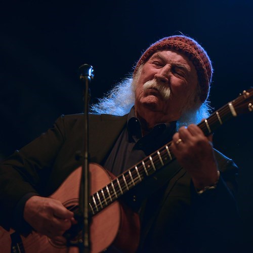 Lutto nel mondo della musica, si è spento il chitarrista David Crosby. Aveva 81 anni 