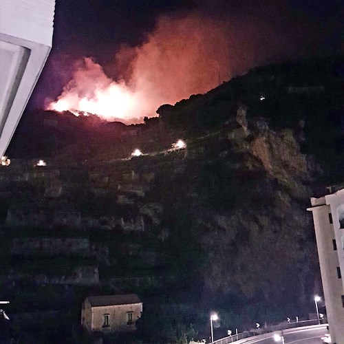 Maiori: ancora un incendio in località San Vito, volontari in azione 