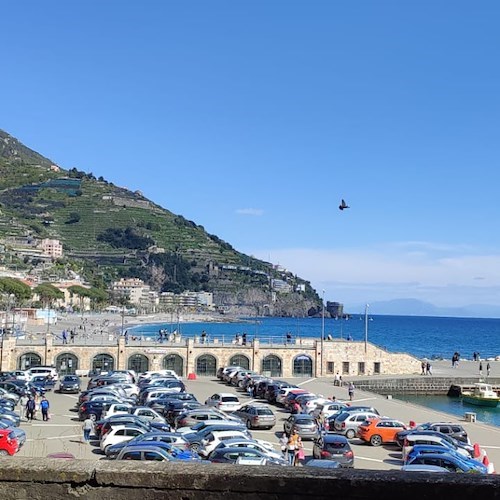 «Maiori è un luogo di destinazione e non di passaggio!»: opposizioni chiedono consiglio comunale su gestione città e programmazione turistica