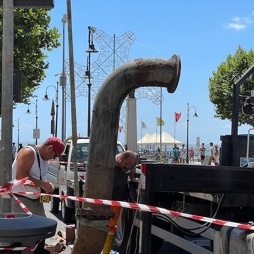 Maiori: oltre a rottura condotta idrica sulla Ss163, un guasto a motore pompa. Operai al lavoro