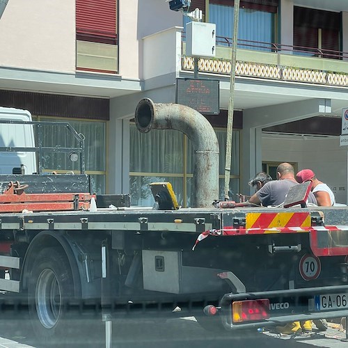 Maiori: oltre a rottura condotta idrica sulla Ss163, un guasto a motore pompa. Operai al lavoro