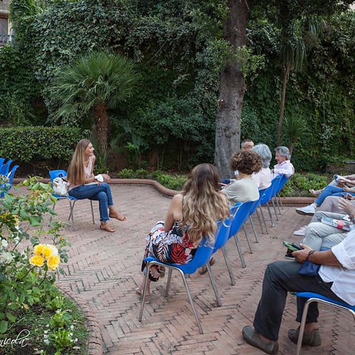 Maiori, stasera riprendono gli incontri del Gruppo di Lettura nei Giardini di Palazzo Mezzacapo 