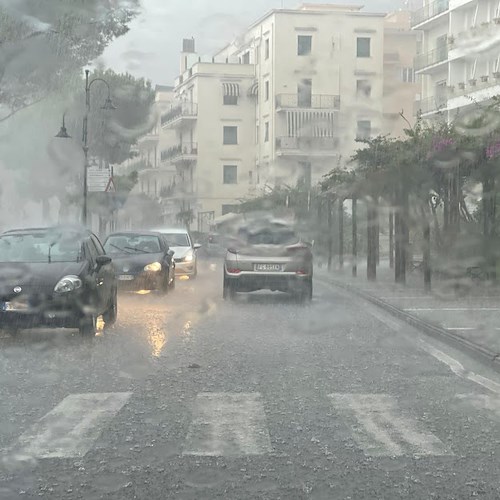 Maltempo in Campania, stamattina si passa all'allerta meteo gialla 