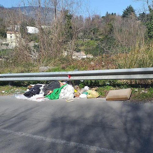 Mancata manutenzione e sversamento di rifiuti sulla SP 75 Avvocatella, Comitato Civico Dragonea chiede provvedimenti 