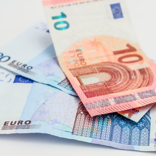 Manovra: pensioni minime a 600 euro, ma solo per gli over 75