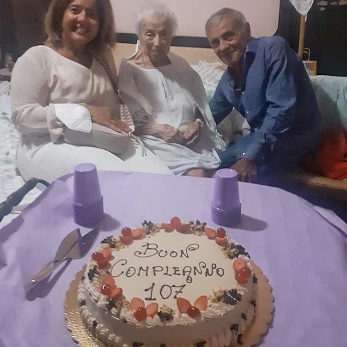 Massa Lubrense in festa per i 107 anni della signora Maria Laura 