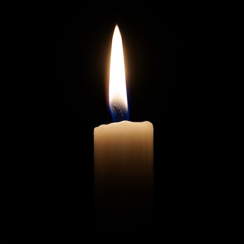 Massa Lubrense: oggi i funerali di Martina Persico, la giovane mamma morta nell'incidente sull'Asse mediano