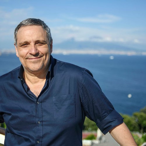Maurizio de Giovanni presenta a Sorrento "Nozze per i bastardi di Pizzofalcone"