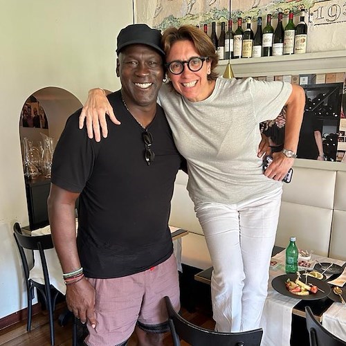 Michael Jordan lascia Positano, la leggenda Nba fa tappa a Capri 