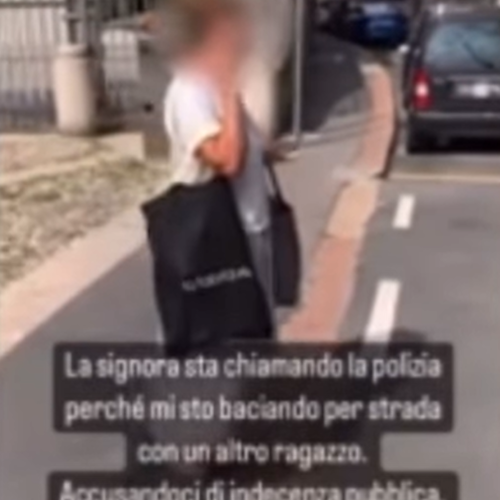 Milano, anziana chiama la polizia perché due ragazzi si baciano per strada: «Venite subito, sono sotto casa mia» 