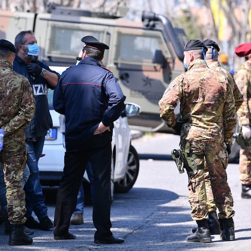 Milletrecento positivi in Campania, De Luca annuncia: «In arrivo 100 militari»