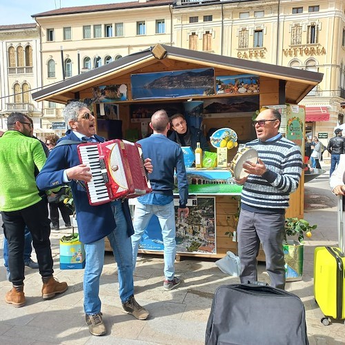 Minori-Valdobbiadene, patto di amicizia rappresentato dal presepe artistico della fiera di San Gregorio
