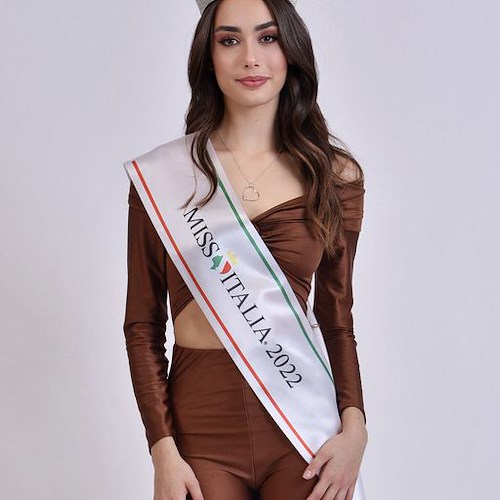Miss Italia 2022, la nuova "reginetta" è la 18enne romana Lavinia Abate 