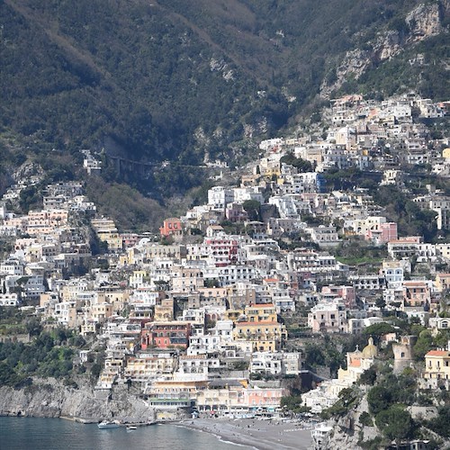 Misure economiche straordinarie per Capri, stop a tutti i tributi e oneri comunali: e in Costiera Amalfitana?