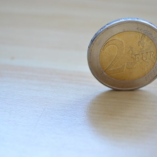 Monete da 2 euro rare che possono valere fino a 2mila euro: ecco quali sono