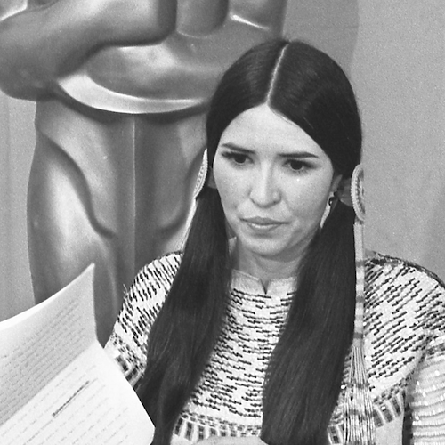 Morta Sacheen Littlefeather, addio all’attivista che rifiutò l’Oscar per conto di Marlon Brando