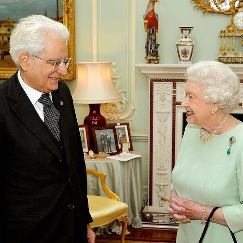 Morte Regina Elisabetta, il cordoglio di Mattarella: «Ha consacrato la sua lunga vita al servizio dei cittadini britannici»