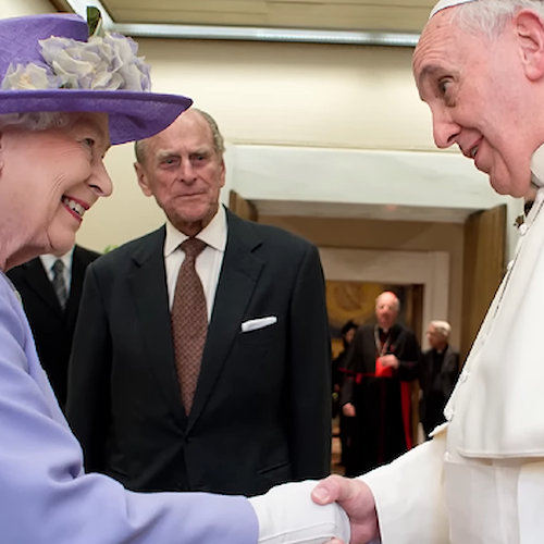Morte Regina Elisabetta, il cordoglio di Papa Francesco: «Esempio di devozione al dovere»
