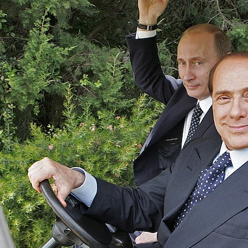 Morte Silvio Berlusconi, Putin ricorda il Cavaliere: «Una persona cara, un vero amico»