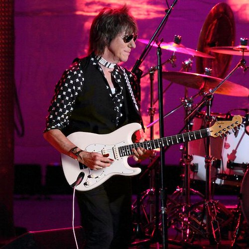 Morto Jeff Beck, leggendario chitarrista rock stroncato da una meningite batterica