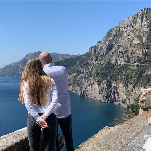 Muretto di protezione abbattuto tra Positano e Vico Equense [FOTO e VIDEO]