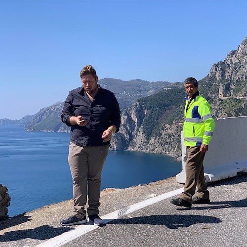 Muretto di protezione abbattuto tra Positano e Vico Equense [FOTO e VIDEO]
