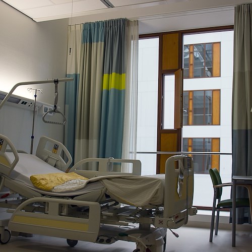 Stanza di ospedale <br />&copy; corgaasbeek su Pixabay