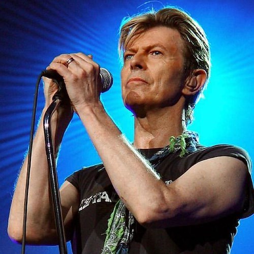 Napoli, da domani al Palazzo delle Arti la mostra dedicata a un inedito David Bowie