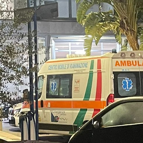 Napoli, due minori accoltellati nella notte di sabato: uno è in prognosi riservata