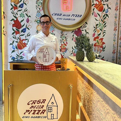 "Casa della Pizza Sorbillo Vomero Omaggio alla Margherita" <br />&copy; Gino Sorbillo
