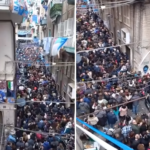 Napoli, nel giorno di Pasquetta largo Maradona assediato da turisti