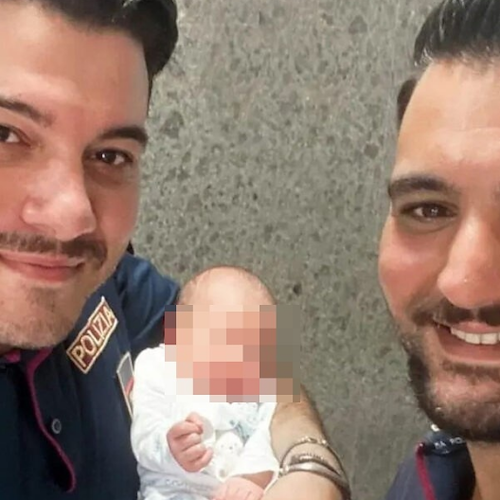 Napoli, poliziotto aiuta donna che sta per partorire: lei lo ringrazia chiamando il bimbo come lui