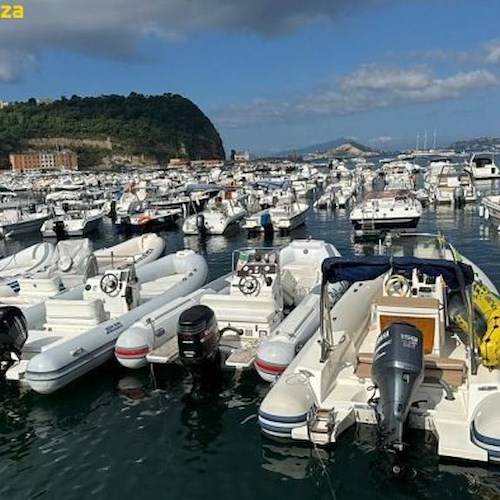 Napoli, sequestrate circa 100 barche gestite da ormeggiatori abusivi