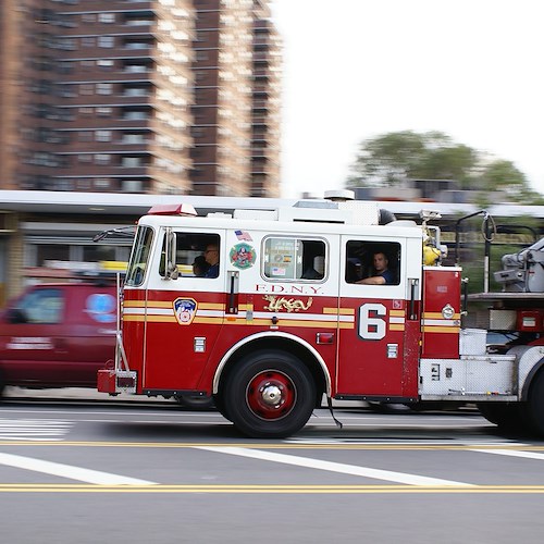 New York, incendio nel Bronx: 19 morti tra cui 9 bambini
