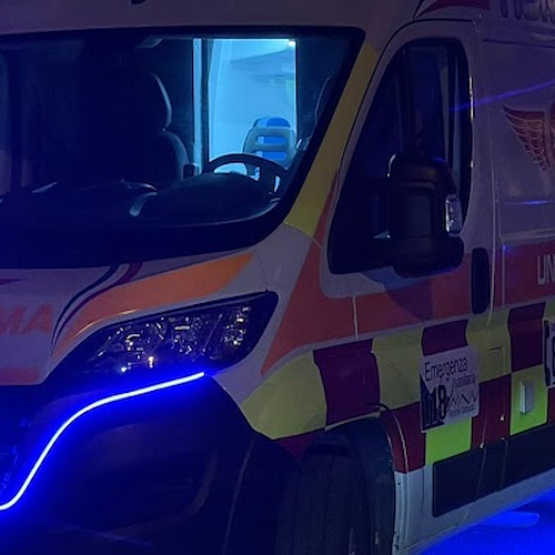 Non ha le chiavi e prova ad entrare in casa dalla finestra: 20enne cade dal tetto e muore a Perugia 