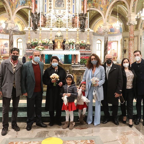 Nozze d'Oro e nozze d'Argento in casa Fusco, festa di fede al Santuario di Pompei /foto