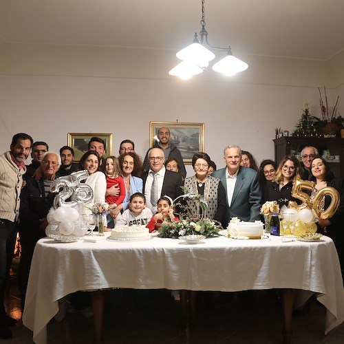 Nozze d'Oro e nozze d'Argento in casa Fusco, festa di fede al Santuario di Pompei /foto