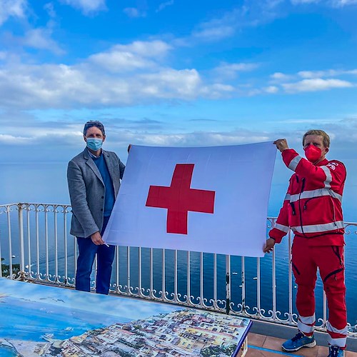 Oggi è la Giornata della Croce Rossa: nei Comuni della Costa d'Amalfi bandiere esposte per ringraziare i volontari /FOTO