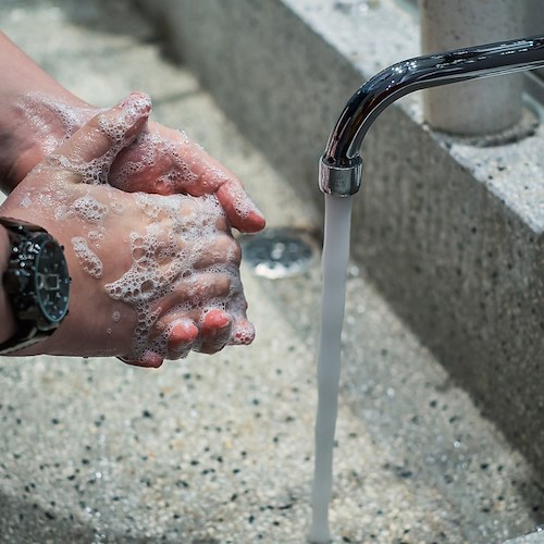 Oggi è la "Giornata mondiale igiene delle mani", Oms: «Gesto semplice ma essenziale per prevenire malattie»