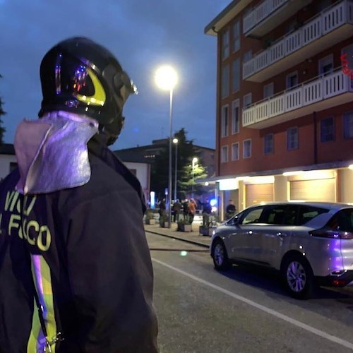 Padova, esplosione e fiamme in una palazzina: tra i feriti anche dei bambini 