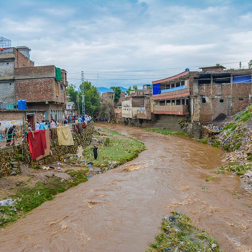 Pakistan, alluvioni causano più di 1000 vittime
