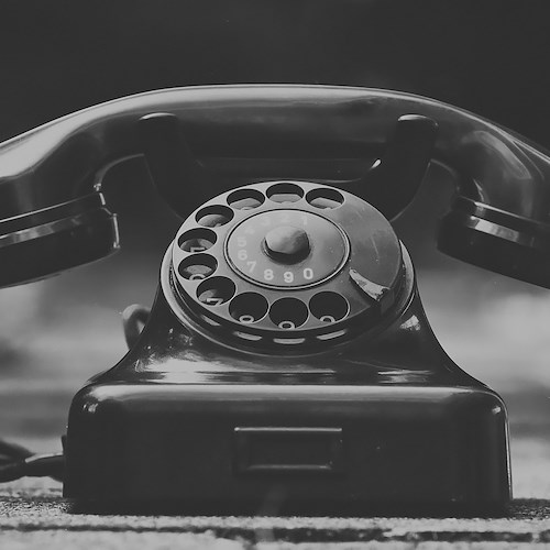 Telefono<br />&copy; Foto di Alexa da Pixabay