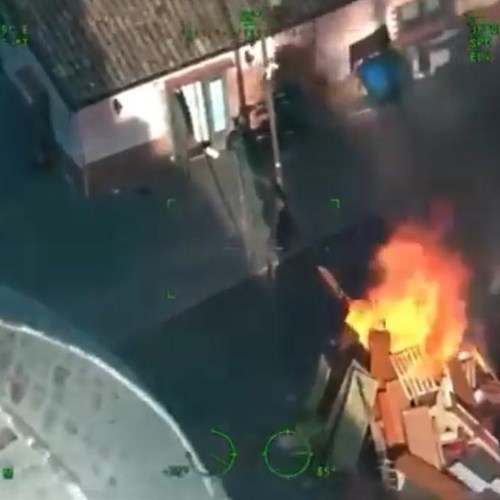 guerriglia per le vampe di San Giuseppe<br />&copy; Polizia di Stato