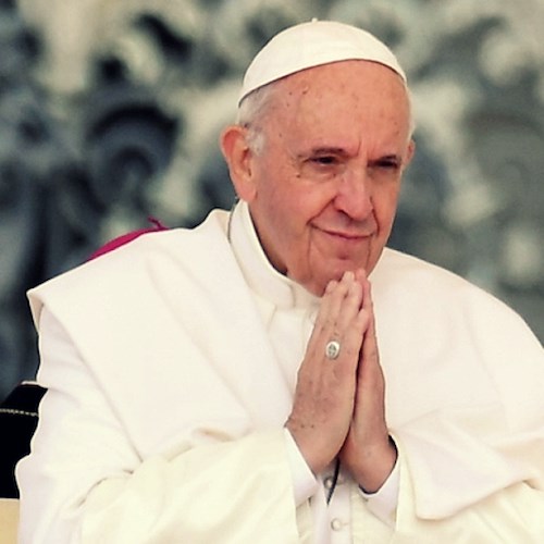 Papa Francesco incoraggia i fedeli a riscoprire la semplicità: «Non sprecate questi giorni difficili»